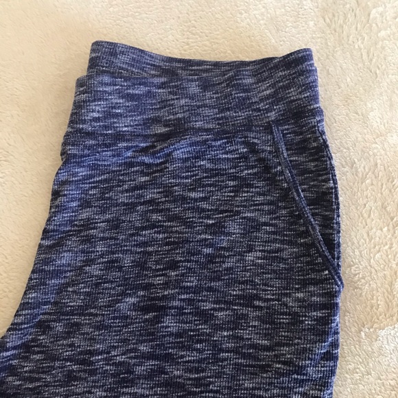 Soft Comfortable Lounge Pants - Size M - Picture 2 of 10